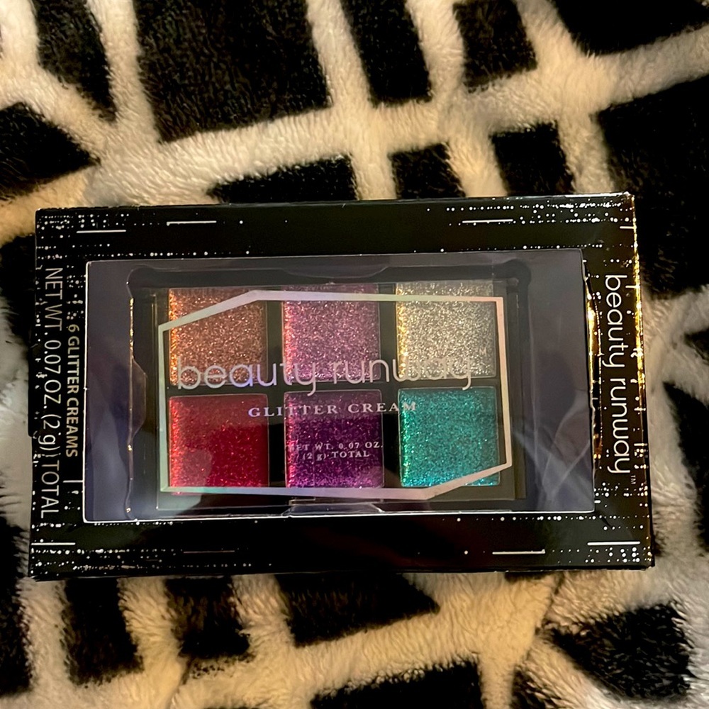 6/$20 New Glitter eye palette